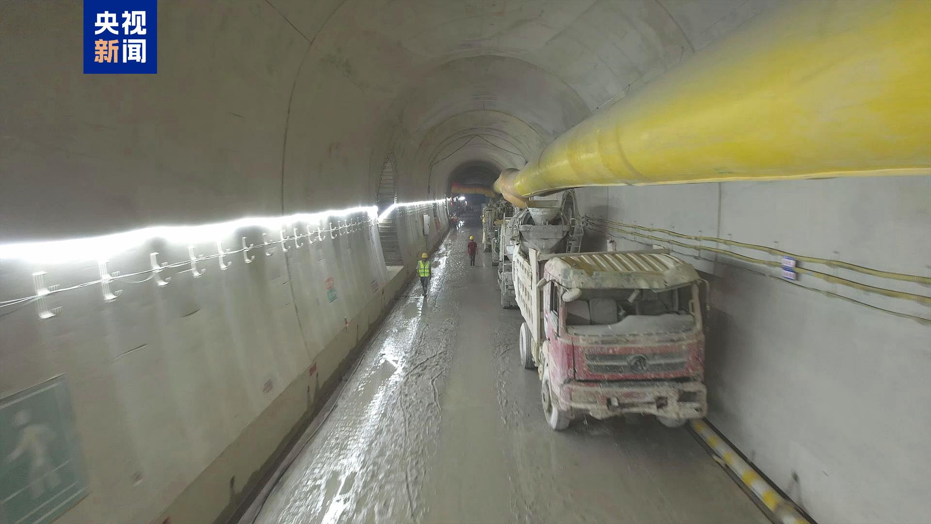 “最难修的铁路隧道”建成国内首座铁路隧道井下拌合站(图3)